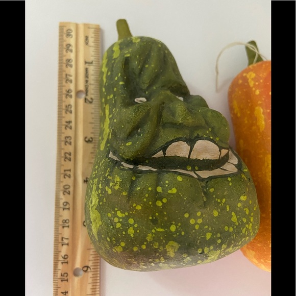 Vintage Halloween Gourd Jack-O-Lantern
Anthropomorphic squash ornament figurine - Picture 3 of 9